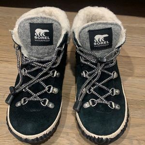 Sorel Girls winter boots